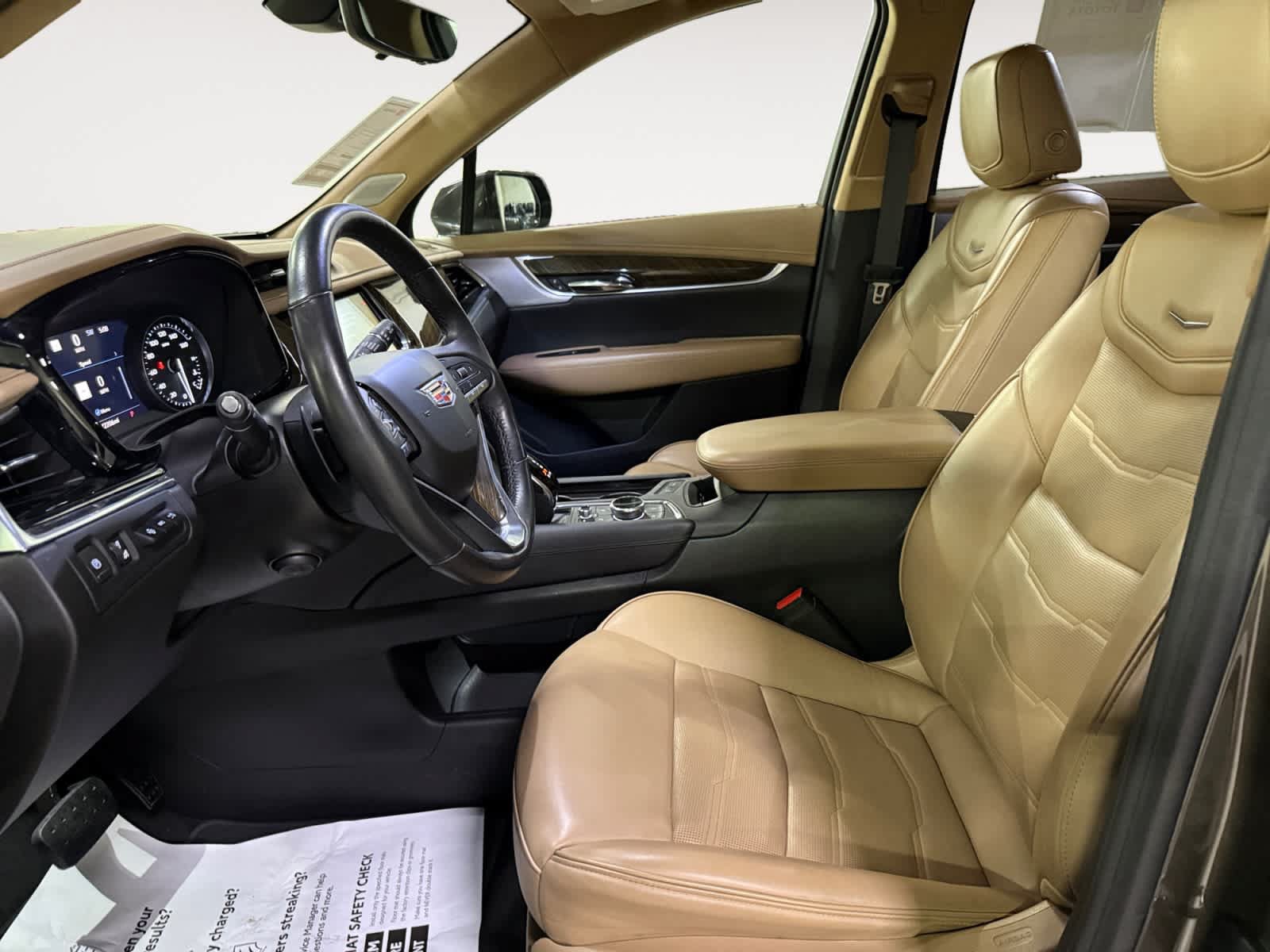 Used 2020 Cadillac XT6 Premium Luxury w/ Platinum Package FWD image 15