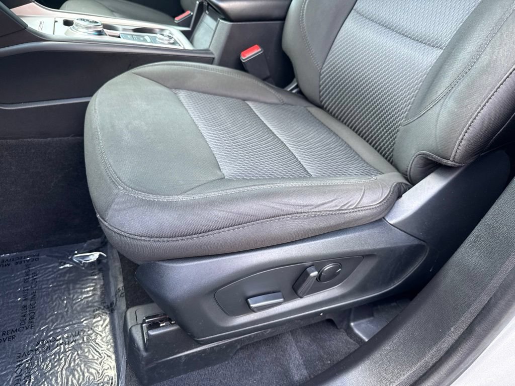 Used 2023 Ford Explorer XLT AWD/4WD image 18