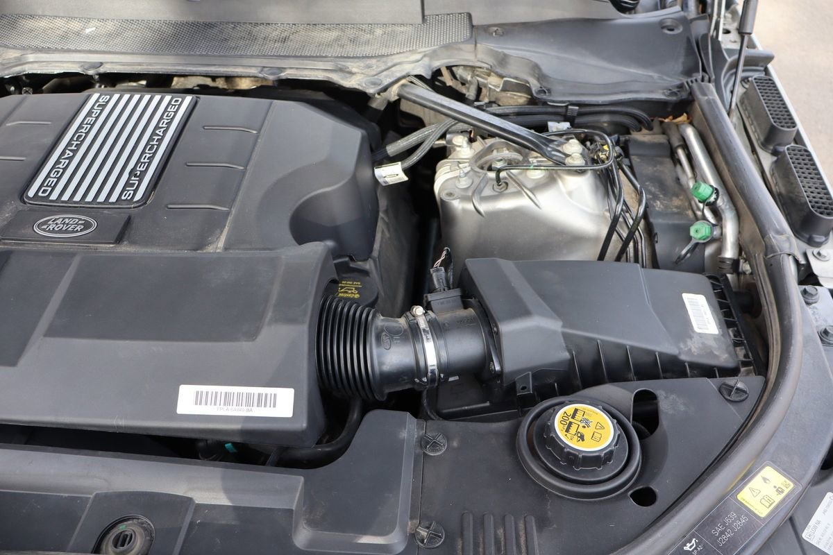 Used 2018 Land Rover Range Rover Sport HSE image 42