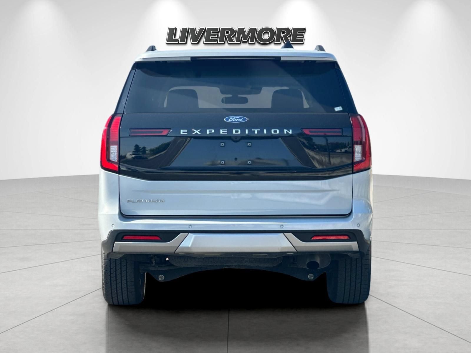 Certified 2025 Ford Expedition Platinum AWD/4WD image 4
