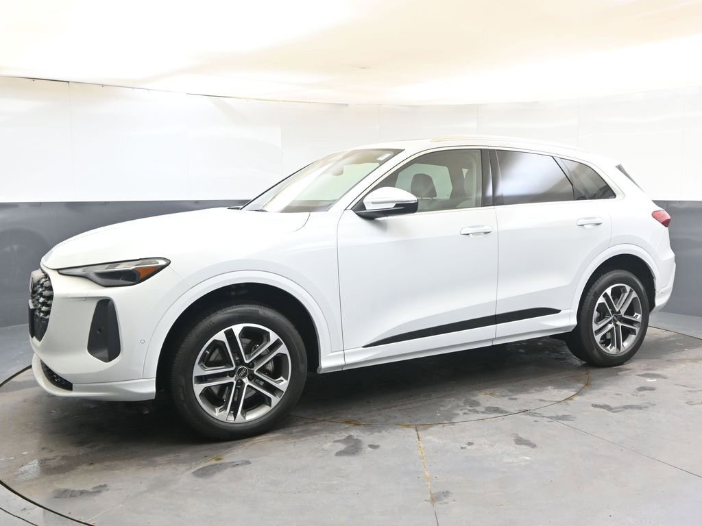 Certified 2025 Audi Q5 Premium w/ 19" Wheel Package image 2