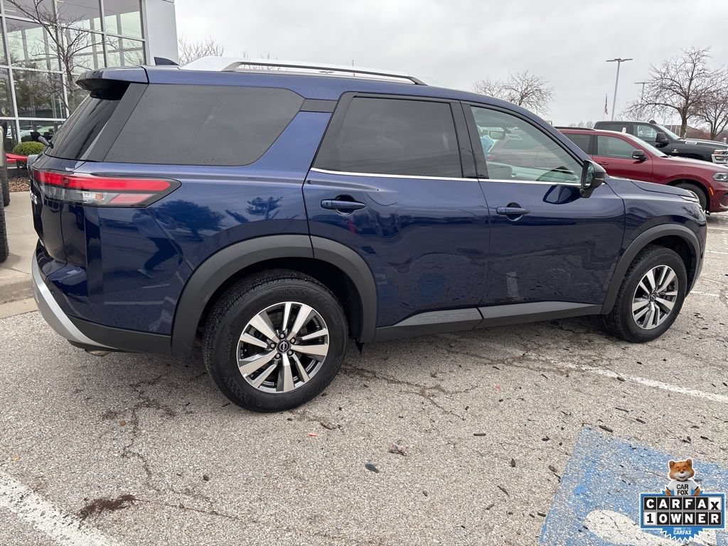 Used 2025 Nissan Pathfinder SL FWD image 32