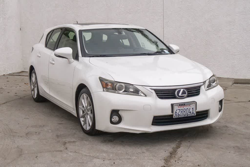 Used 2013 Lexus CT 200h w/ Premium Pkg w/Navigation FWD image 3