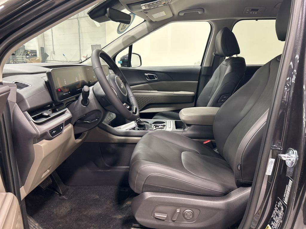 New 2026 Kia Carnival EX image 9