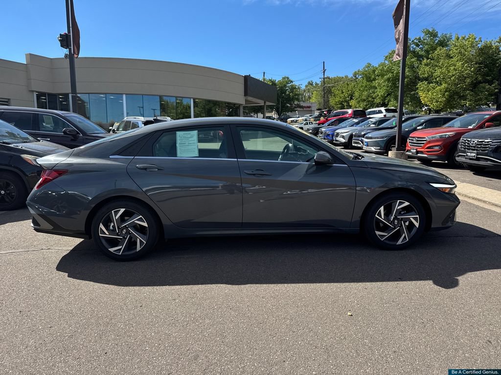 Certified 2026 Hyundai Elantra Limited FWD image 9
