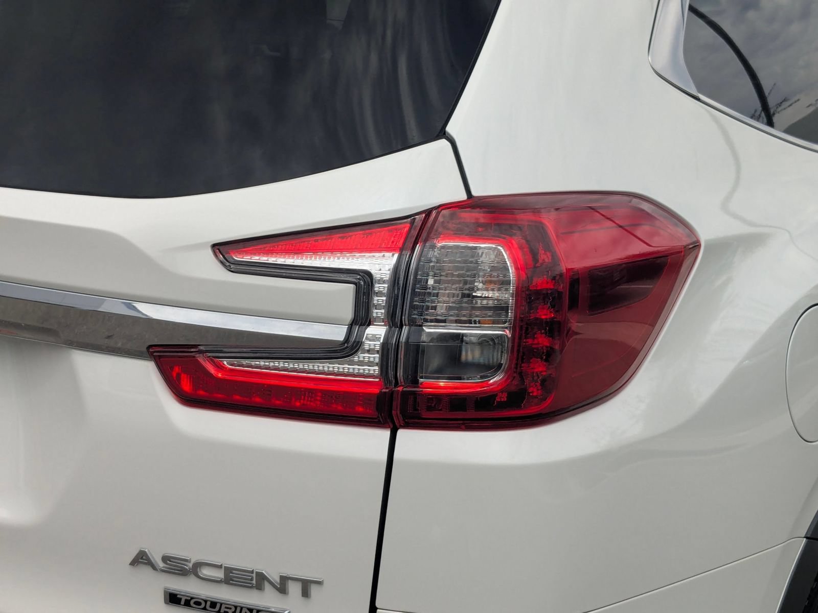 Used 2023 Subaru Ascent Touring AWD/4WD image 12