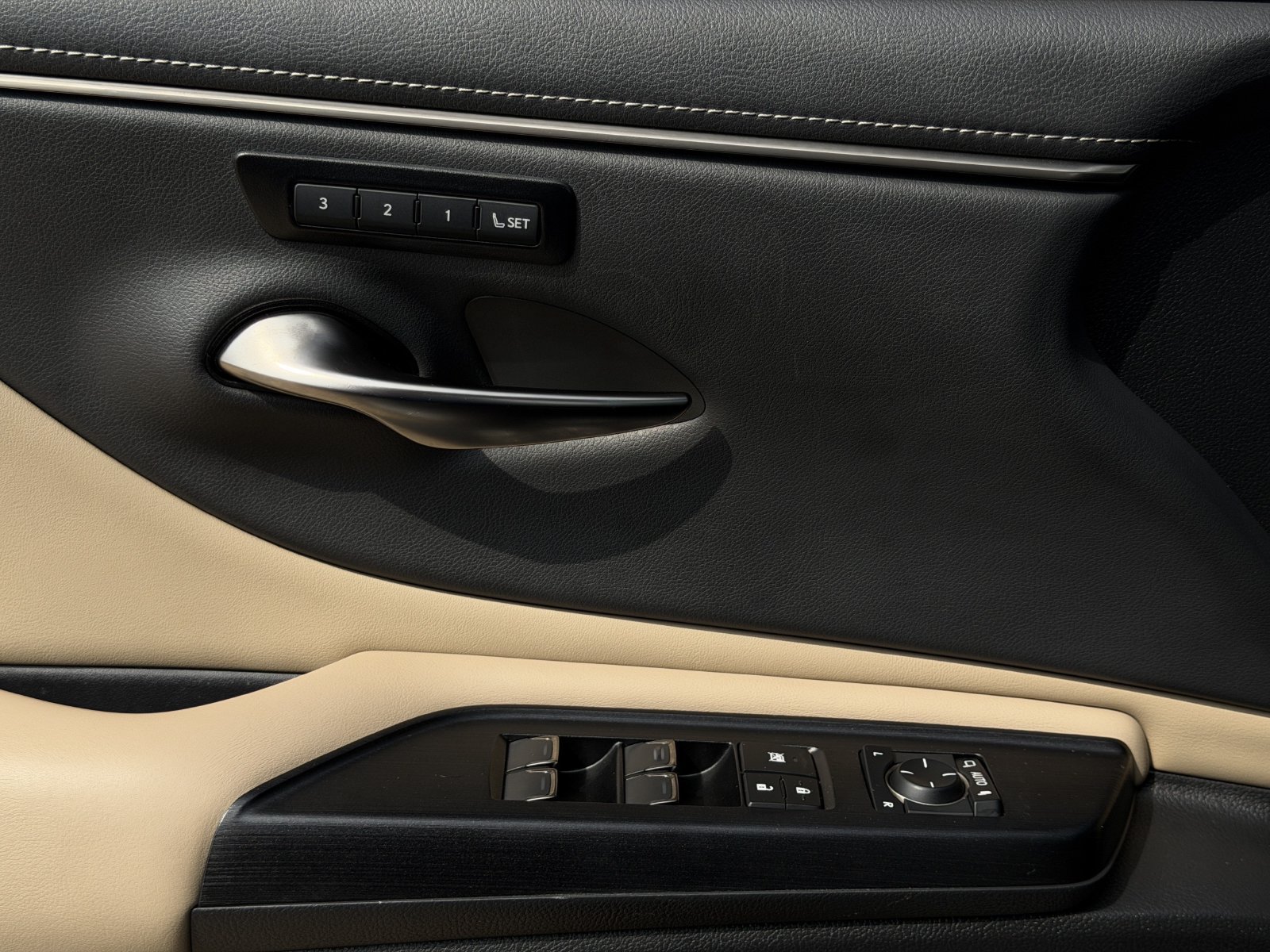 Used 2021 Lexus ES 350 w/ Premium Package FWD image 24