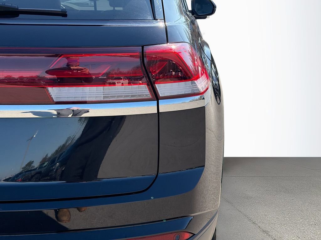 Used 2024 Volkswagen Atlas Cross Sport SE image 12