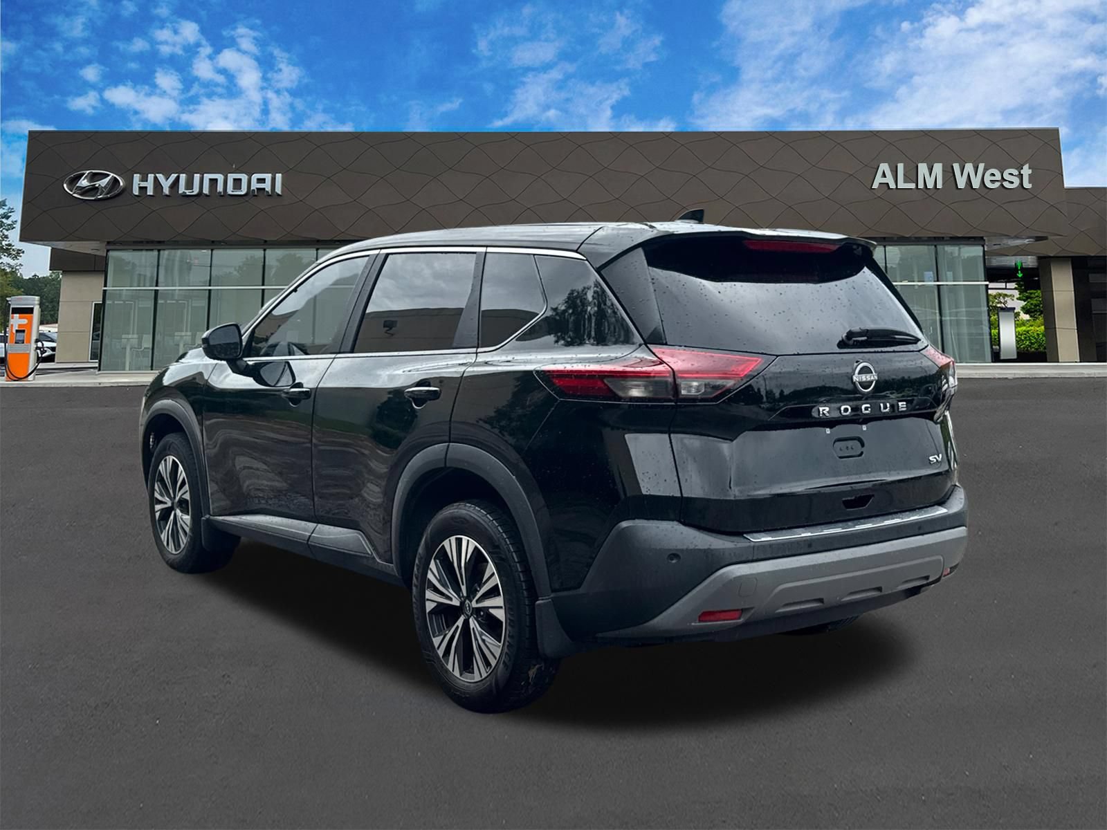 Used 2023 Nissan Rogue SV FWD image 7