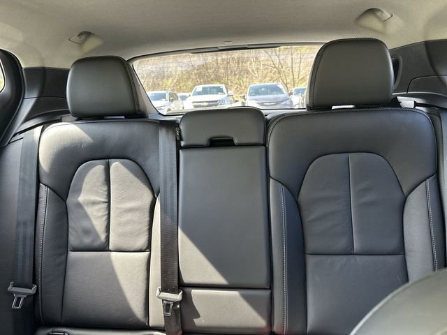 Used 2023 Volvo XC40 B5 Plus w/ Climate Package image 28