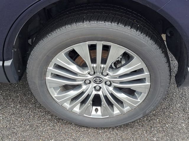 Used 2024 Toyota Venza XLE AWD/4WD image 26