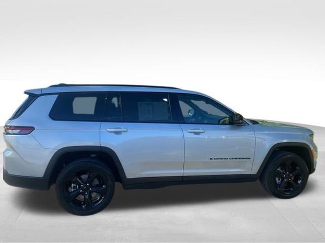 Used 2025 Jeep Grand Cherokee L Altitude image 12