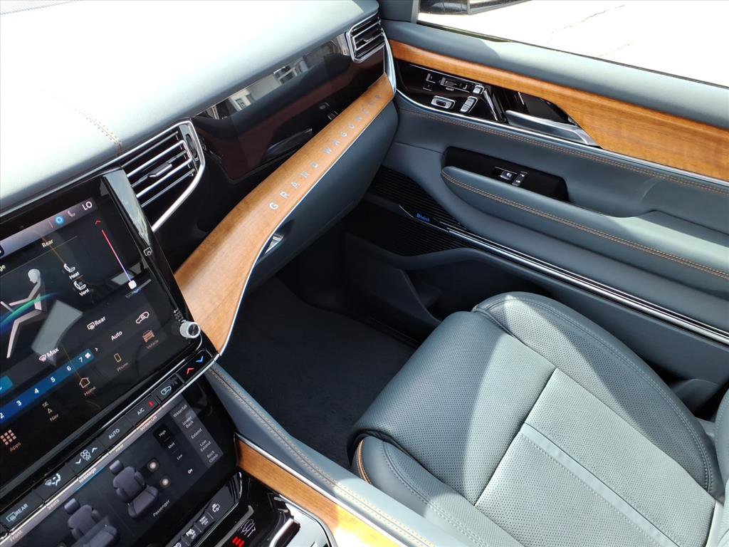 Used 2022 Jeep Grand Wagoneer Series II w/ Convenience Group III image 33