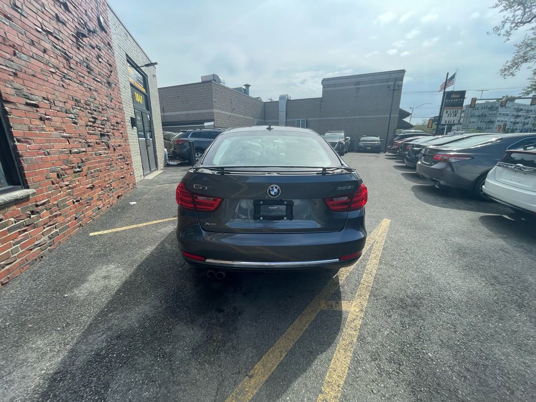 Used 2015 BMW 328i Gran Turismo xDrive image 8