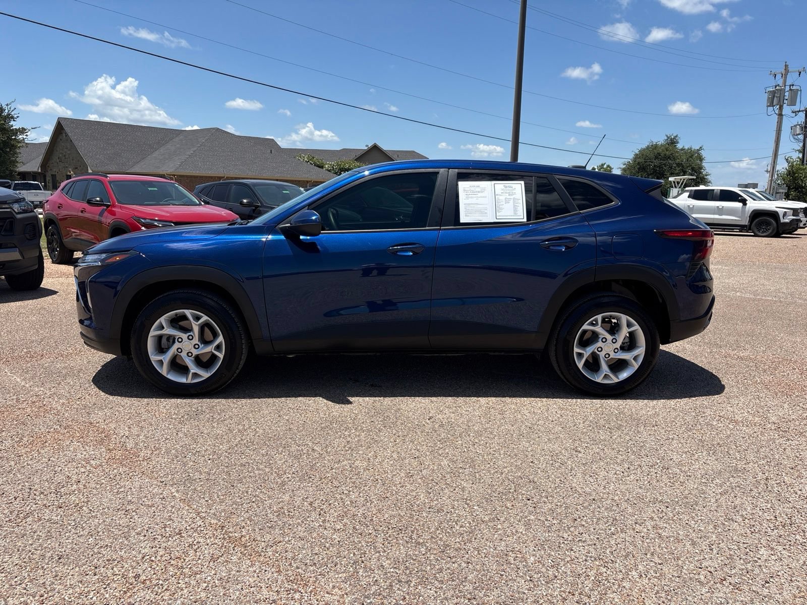 Used 2024 Chevrolet Trax LS w/ LS Convenience Package FWD video 2