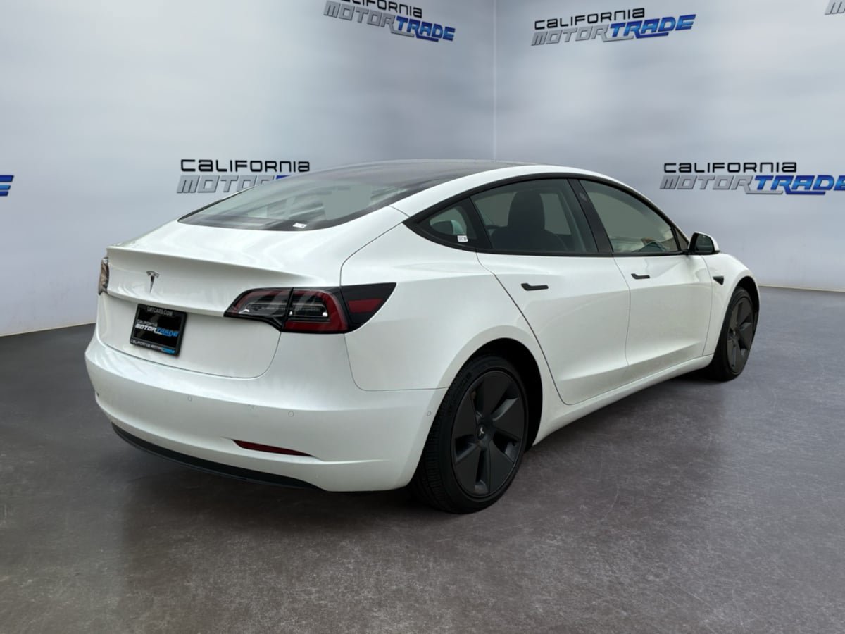Used 2022 Tesla Model 3 Standard Range RWD image 5