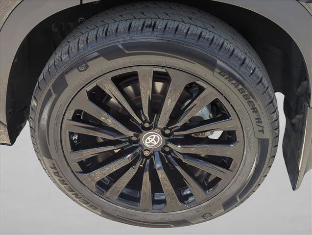 Certified 2024 Toyota Highlander XSE FWD image 7