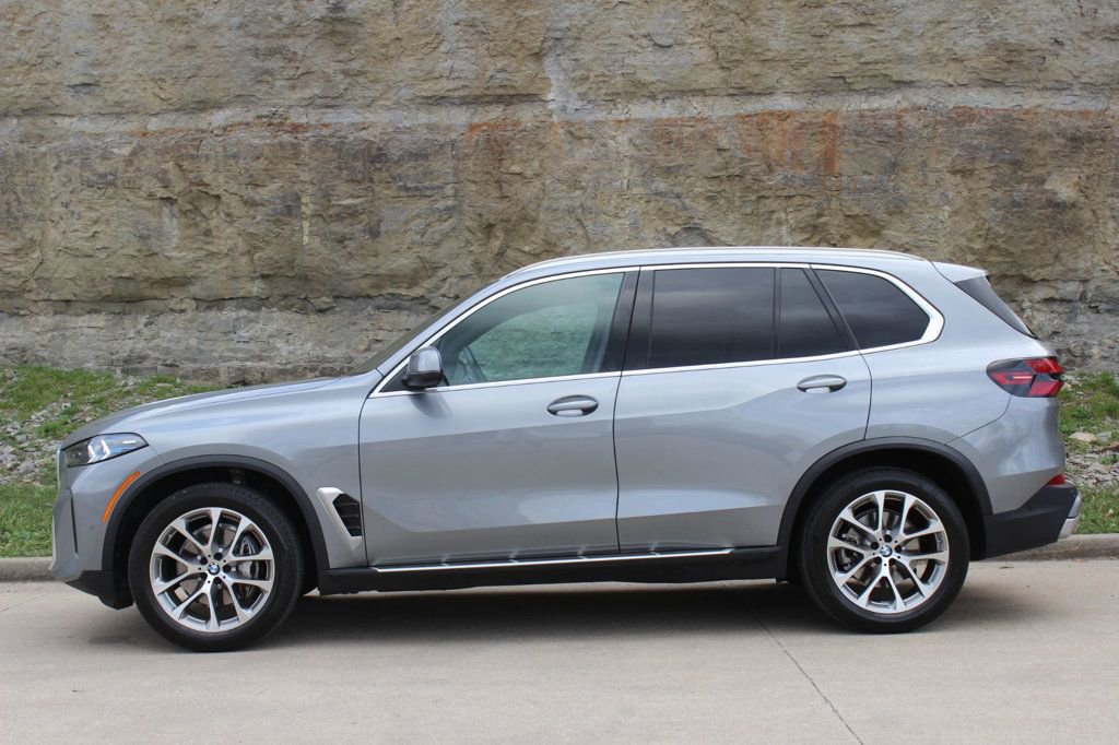 Used 2025 BMW X5 xDrive40i image 4