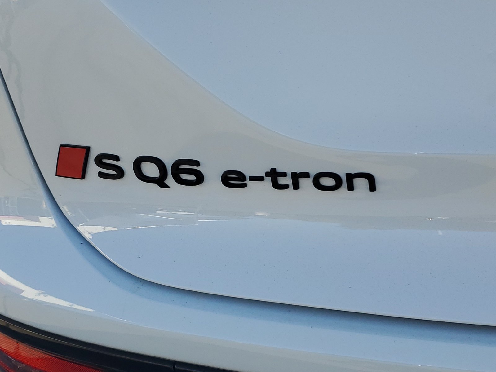 New 2027 Audi SQ6 e-tron Prestige AWD/4WD image 7