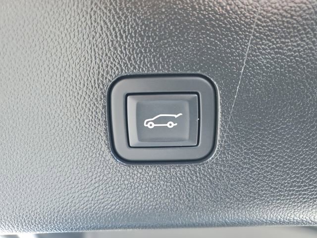 Certified 2024 Buick Enclave Avenir w/ Avenir Technology Package image 9