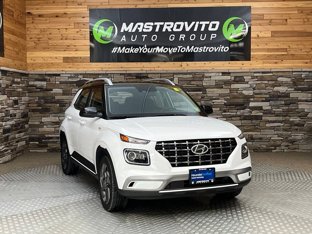 Used 2024 Hyundai Venue Limited FWD image 3