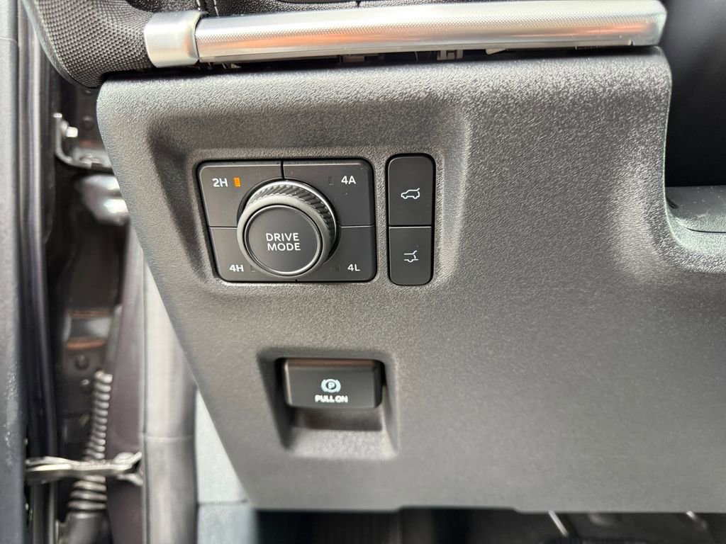 Used 2025 Ford Expedition Platinum w/ Stealth Appearance Package AWD/4WD image 23