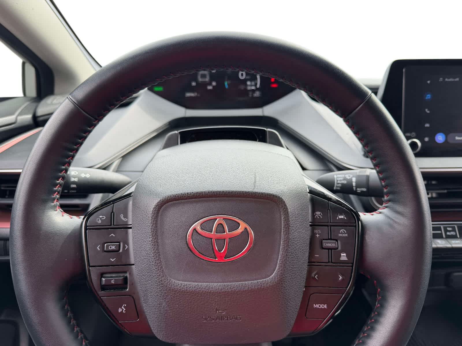 Used 2025 Toyota Prius Plug-In Hybrid FWD image 23