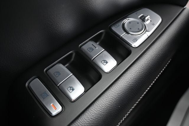 Used 2024 Genesis G70 2.5T AWD/4WD image 41