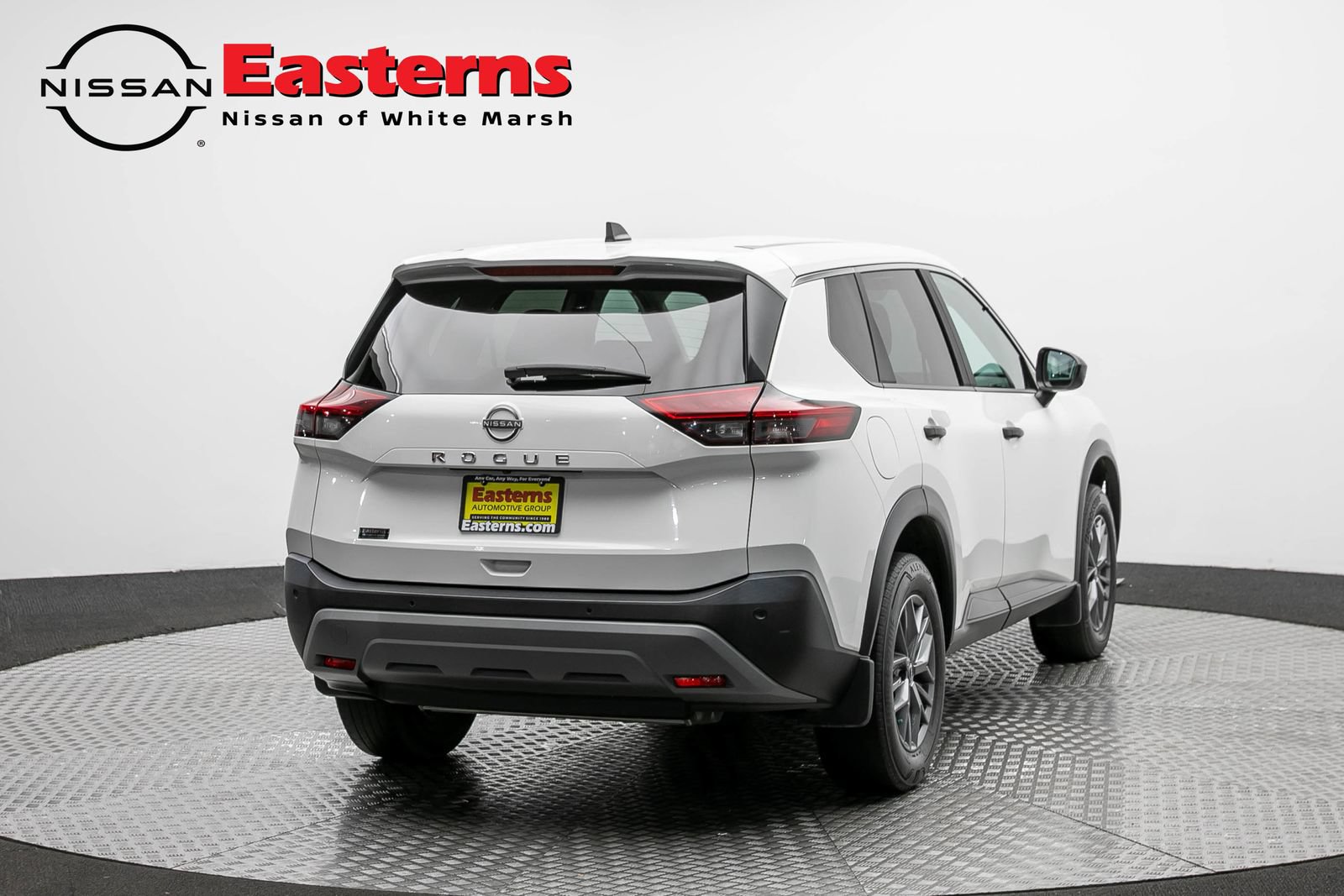 Used 2023 Nissan Rogue S FWD image 5