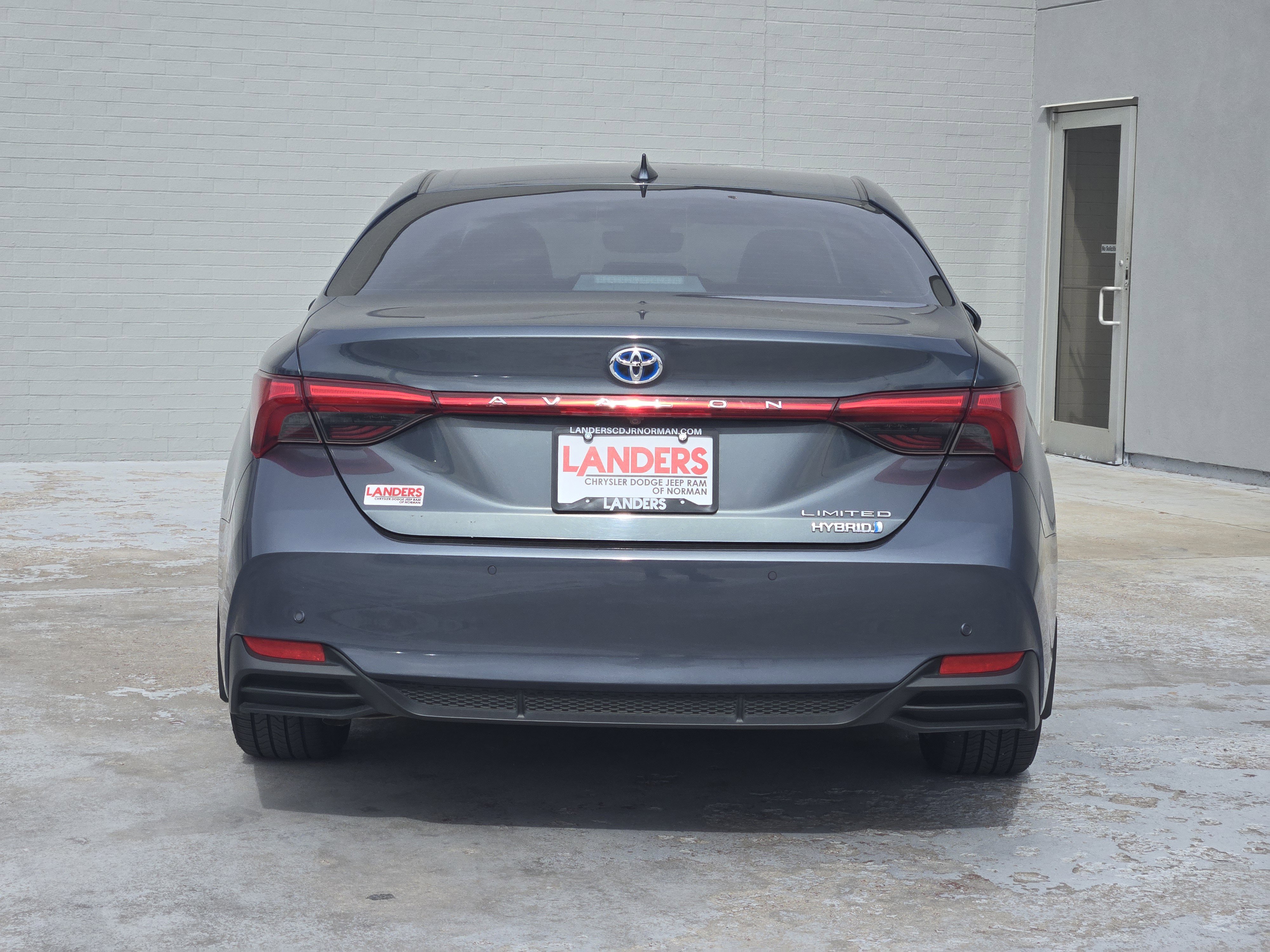 Used 2022 Toyota Avalon Limited w/ Advanced Safety Package image 7