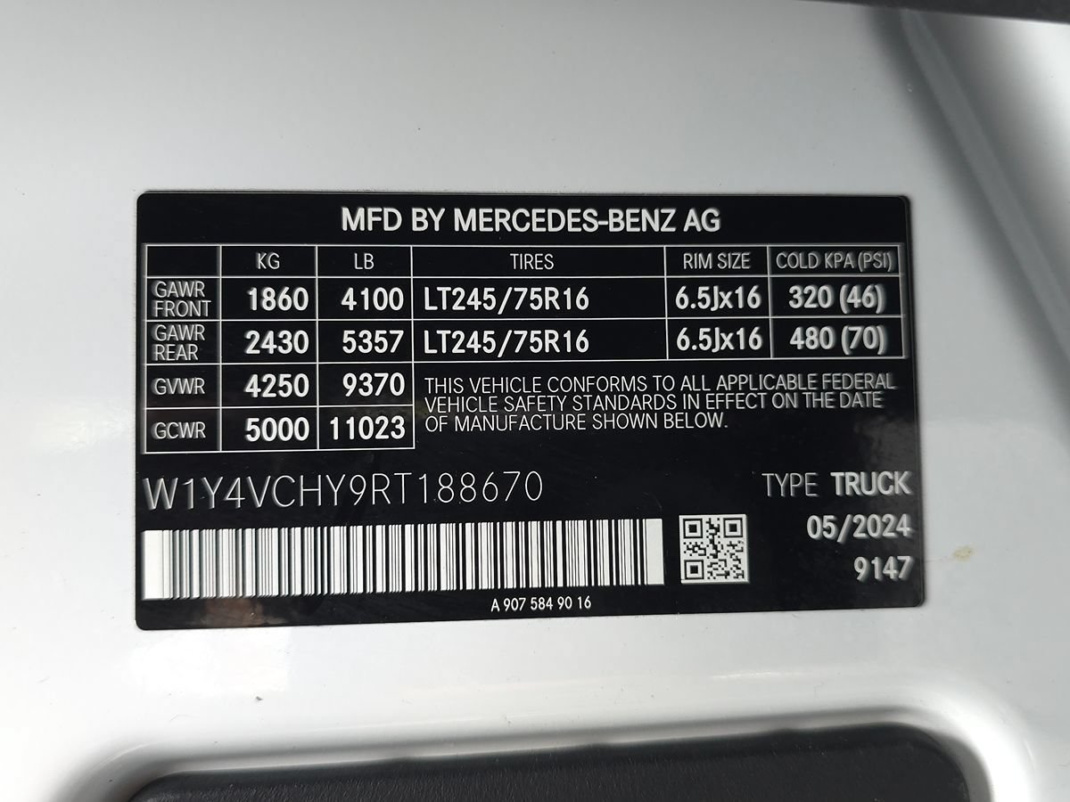 Used 2024 Mercedes-Benz eSprinter 170 Cargo image 41