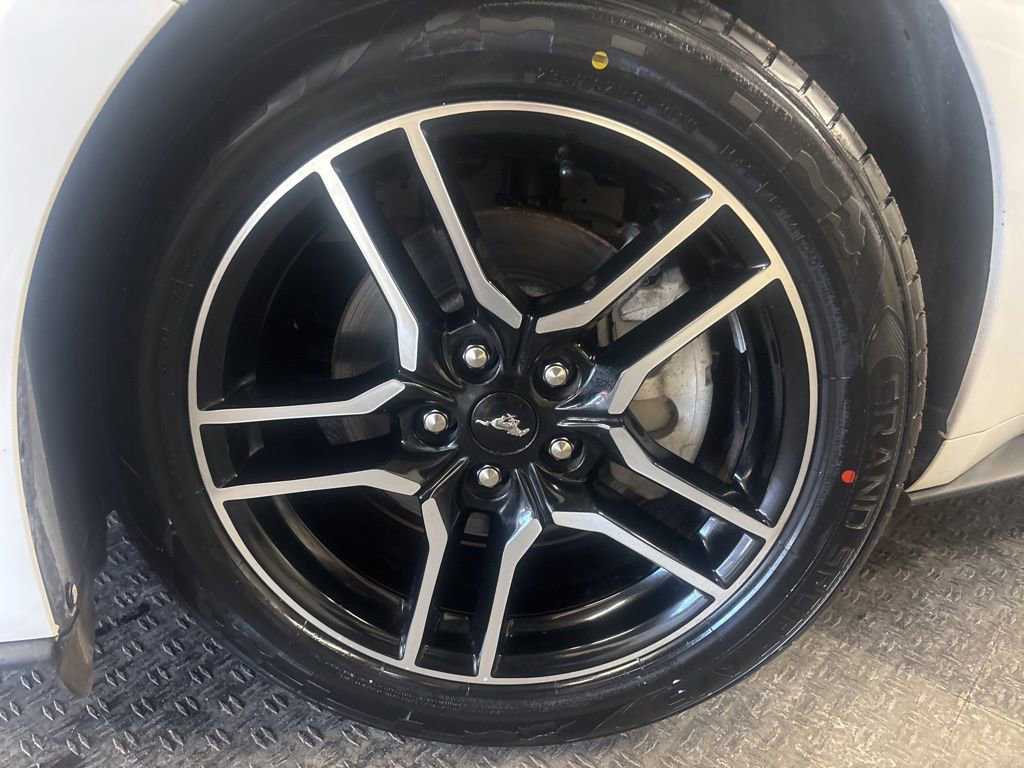 Used 2020 Ford Mustang Premium image 4