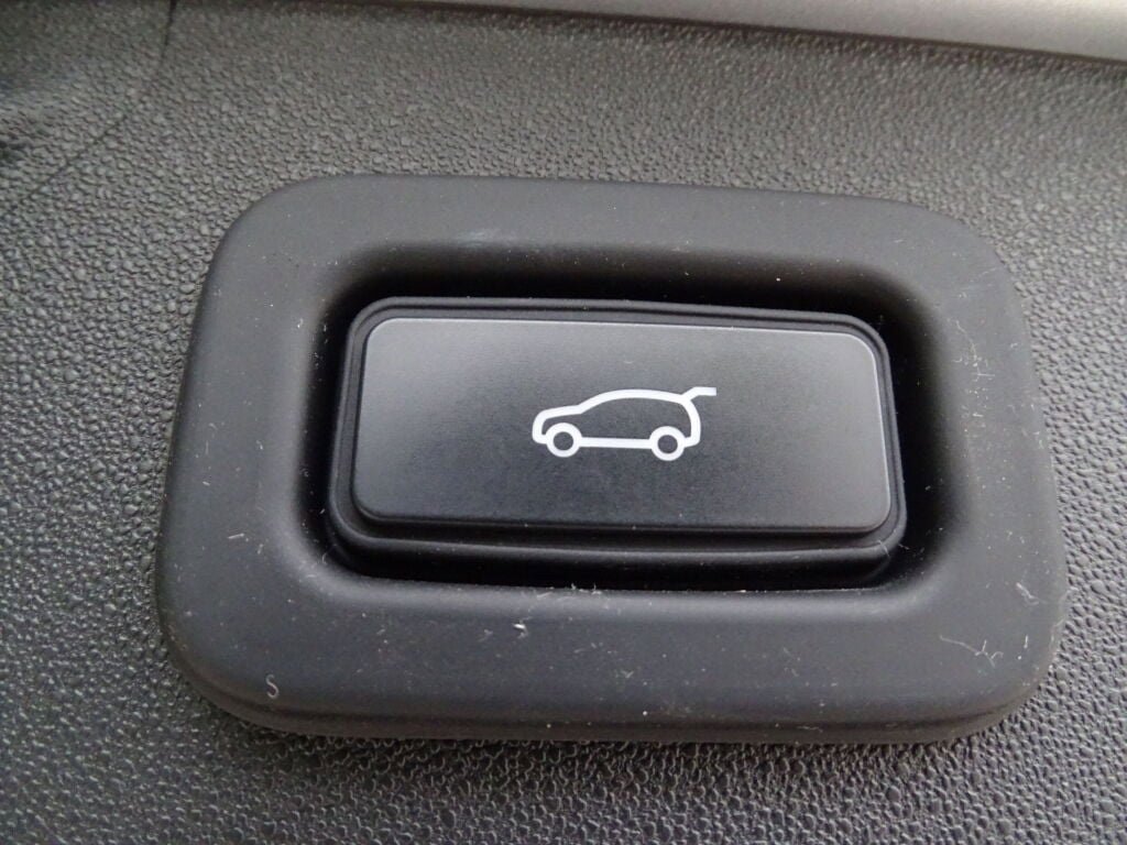 Used 2022 Land Rover Discovery Sport S R-Dynamic image 22