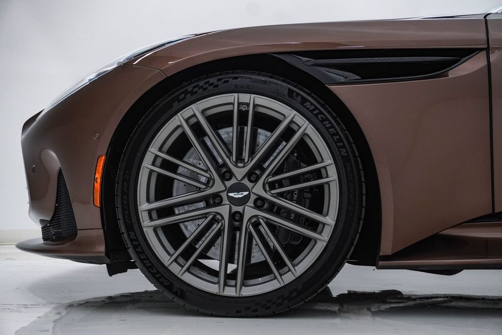 Used 2024 Aston Martin DB12 Coupe RWD image 15