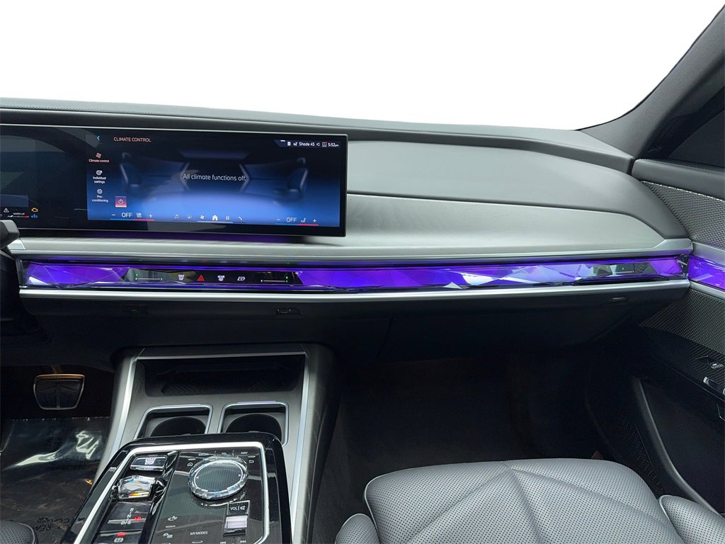 Used 2023 BMW 740i image 21