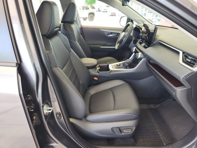 Certified 2025 Toyota RAV4 Limited w/ Advanced Technology Package AWD/4WD image 27