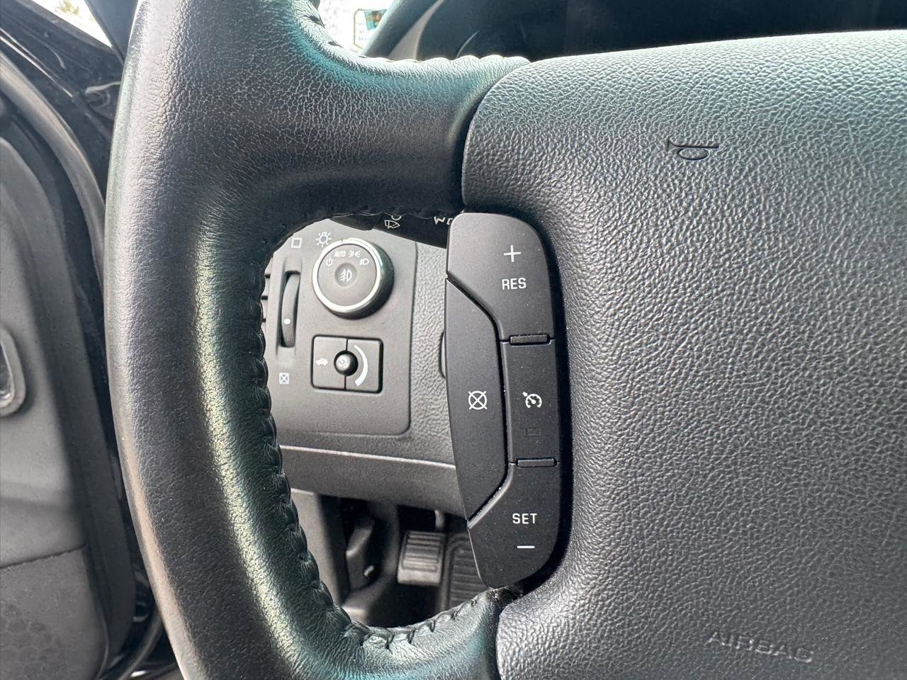 Used 2011 Cadillac DTS Limousine image 32