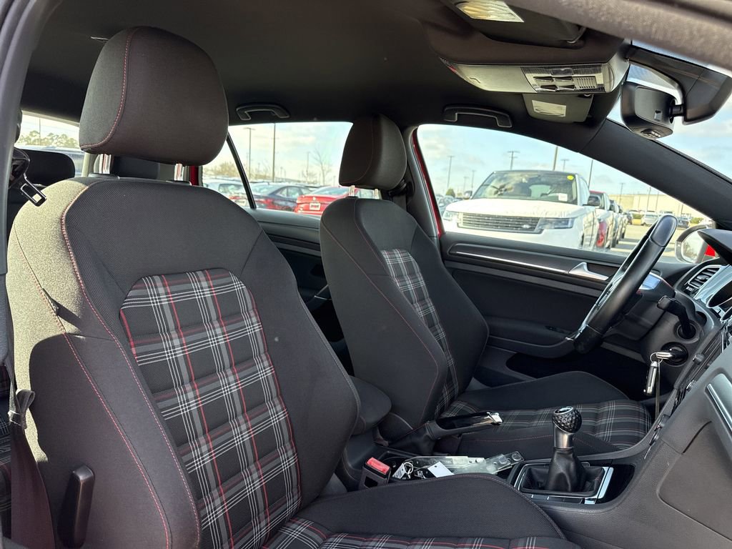 Used 2020 Volkswagen Golf 4-Door image 23