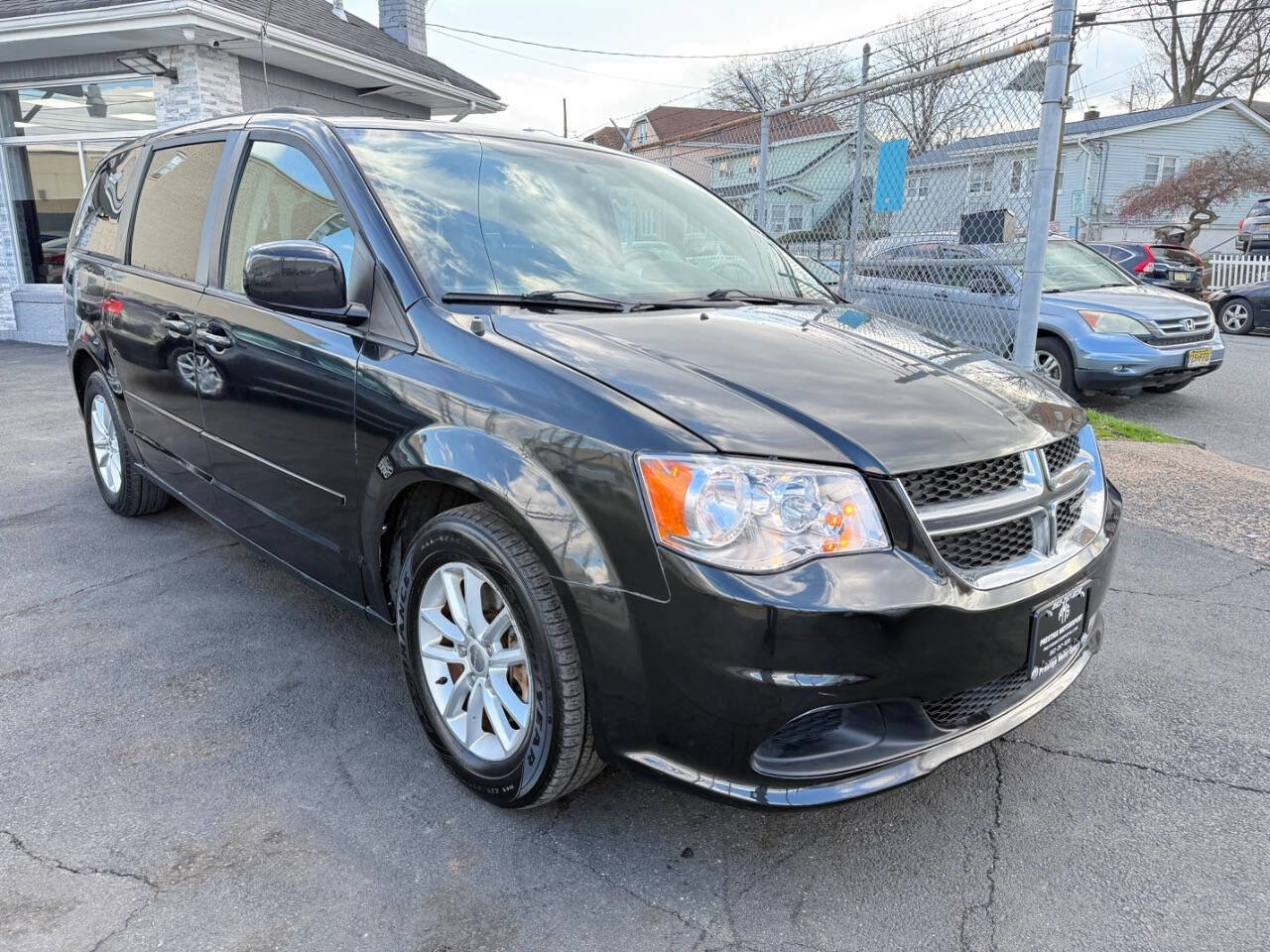 Used 2013 Dodge Grand Caravan SXT w/ UConnect Hands-Free Group image 8