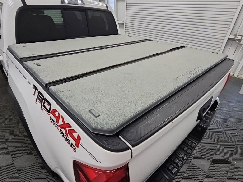 Used 2016 Toyota Tacoma TRD Off-Road w/ Towing Package AWD/4WD image 29