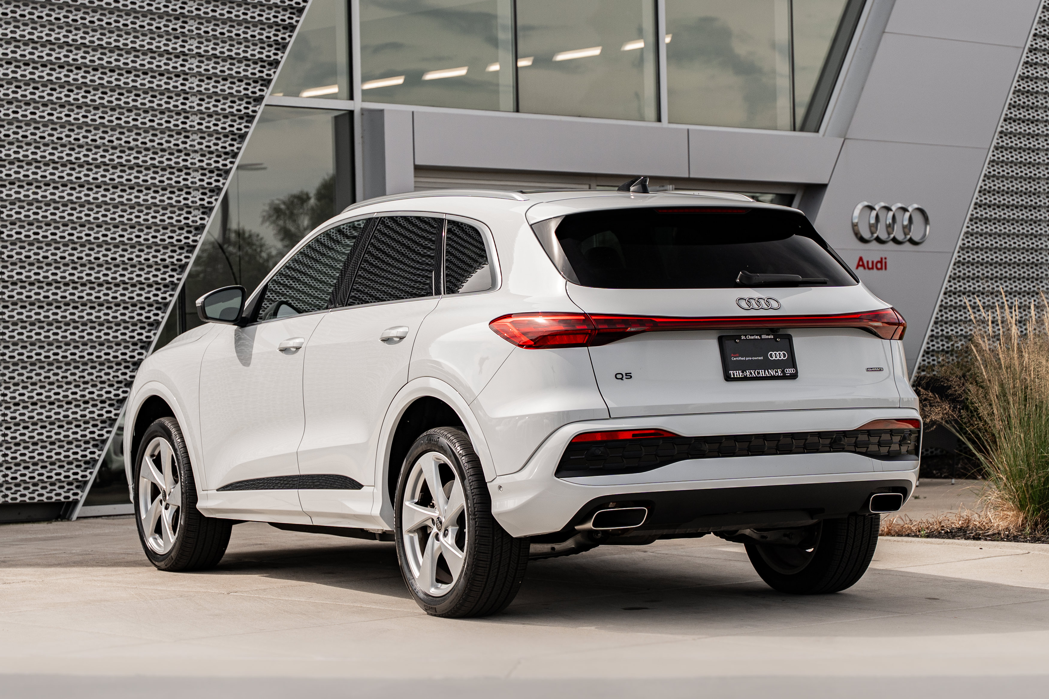 Certified 2025 Audi Q5 Premium Plus w/ Premium Plus AWD/4WD image 5