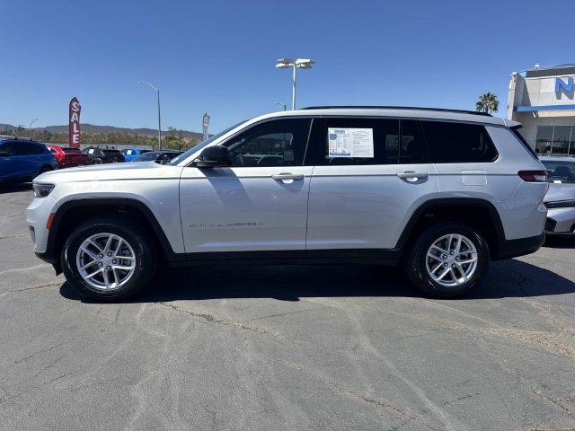 Used 2023 Jeep Grand Cherokee L Laredo RWD image 2