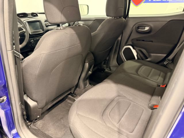 Used 2018 Jeep Renegade Latitude AWD/4WD image 20