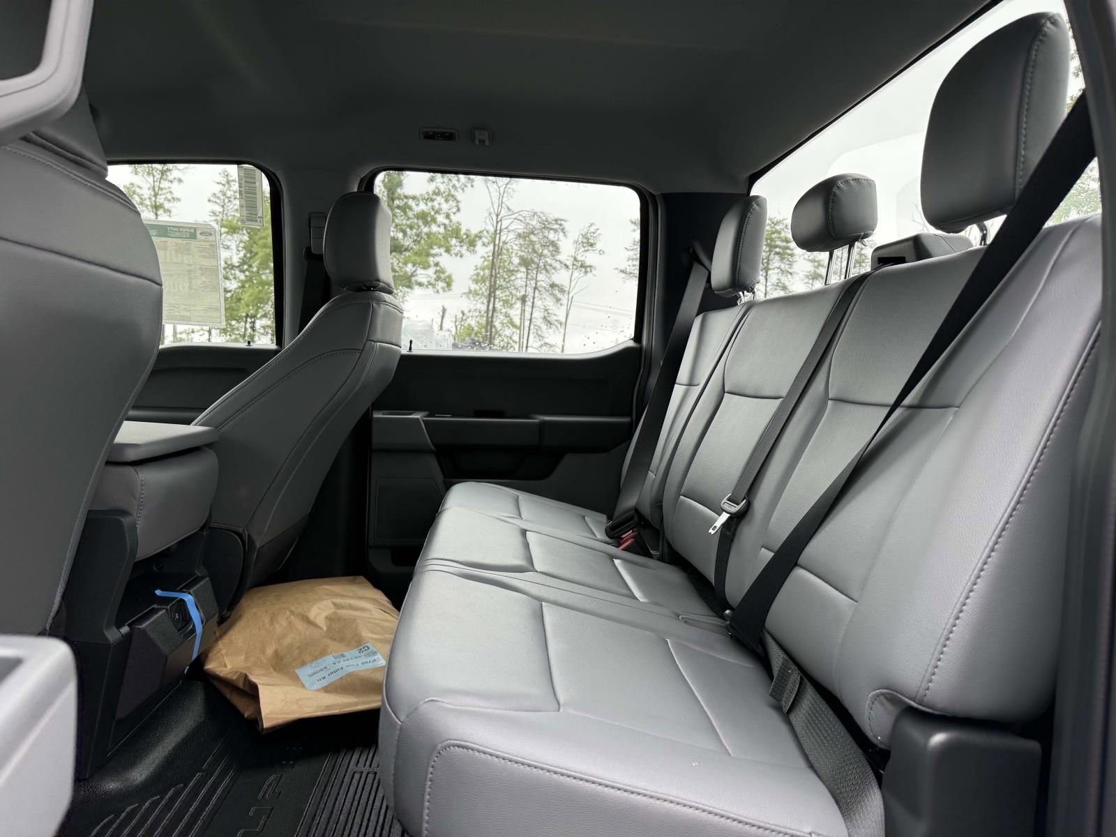 New 2025 Ford F550 4x4 Crew Cab Super Duty image 10