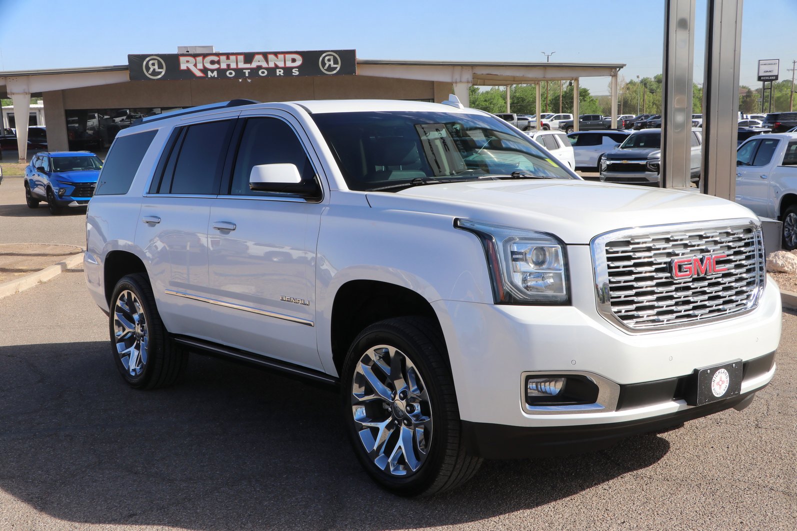 Used 2019 GMC Yukon Denali w/ Denali Ultimate Package image 1