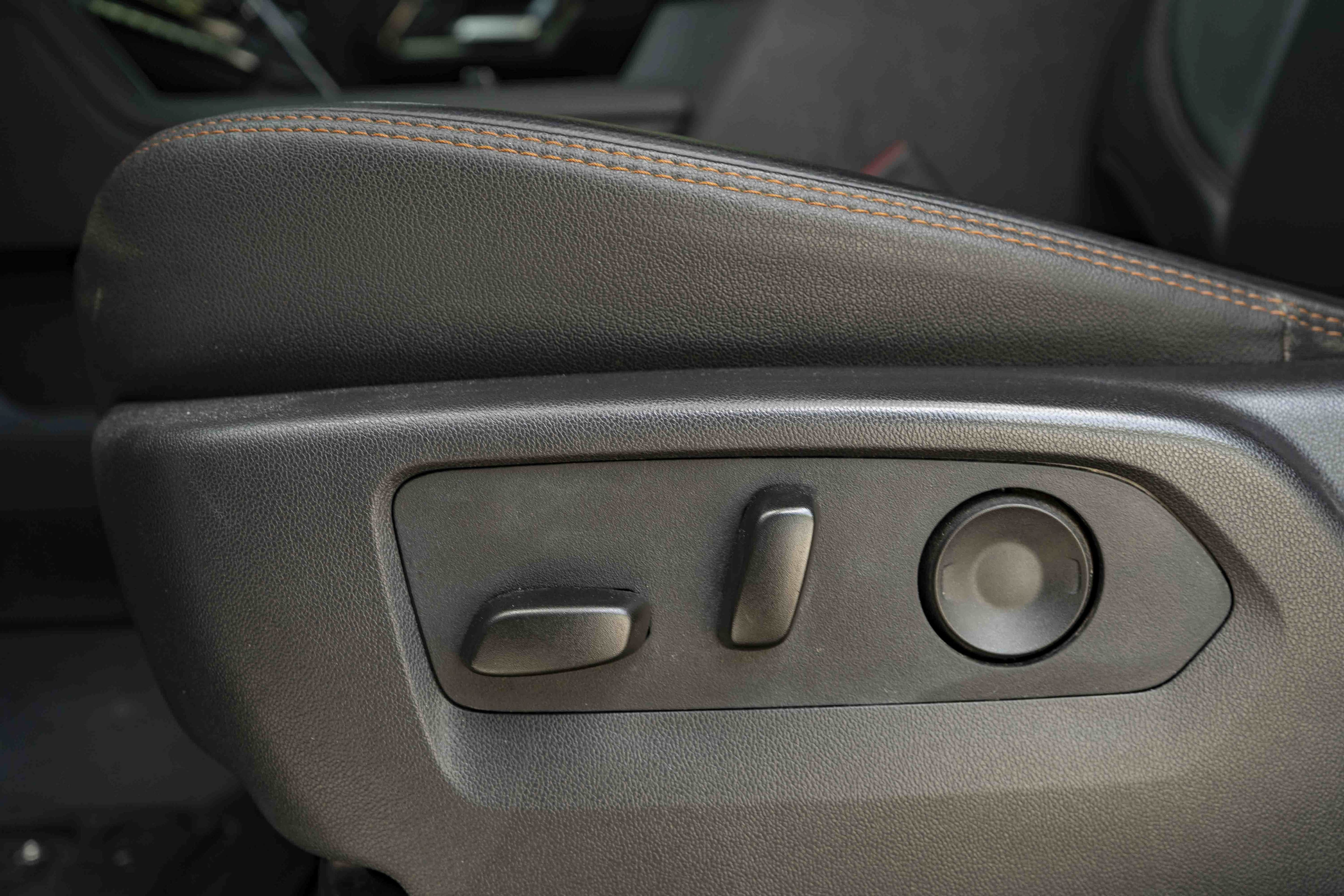 Used 2025 GMC Sierra 2500 AT4 AWD/4WD image 37