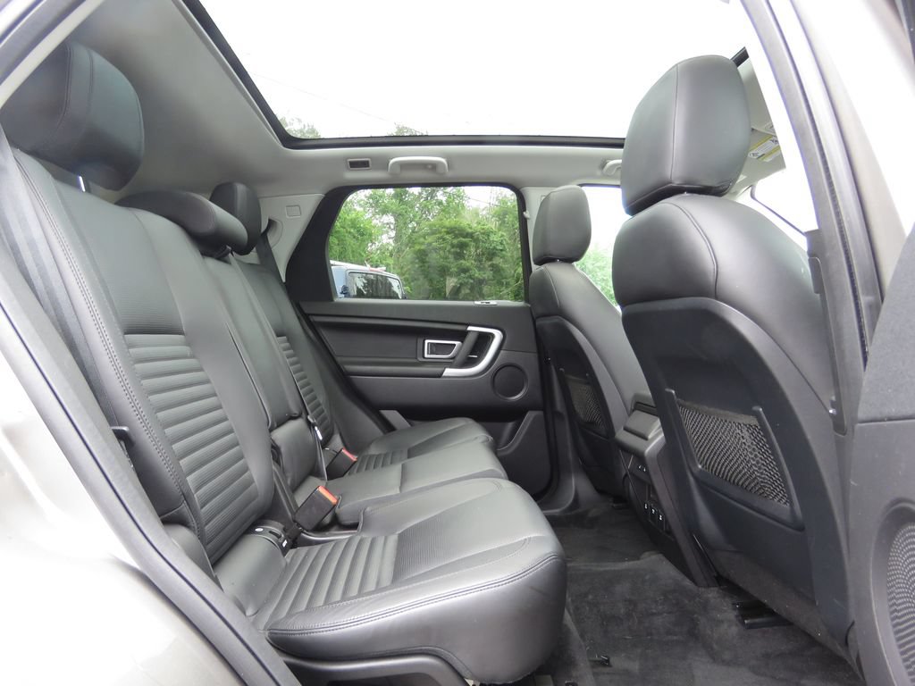 Used 2017 Land Rover Discovery Sport HSE Luxury AWD/4WD image 16