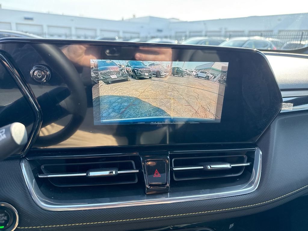 Used 2024 Chevrolet TrailBlazer ACTIV w/ Convenience Package image 16