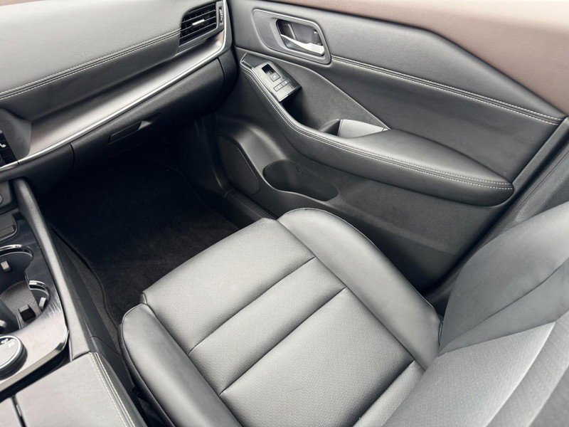 Used 2023 Nissan Rogue SV w/ SV Premium B Package image 15