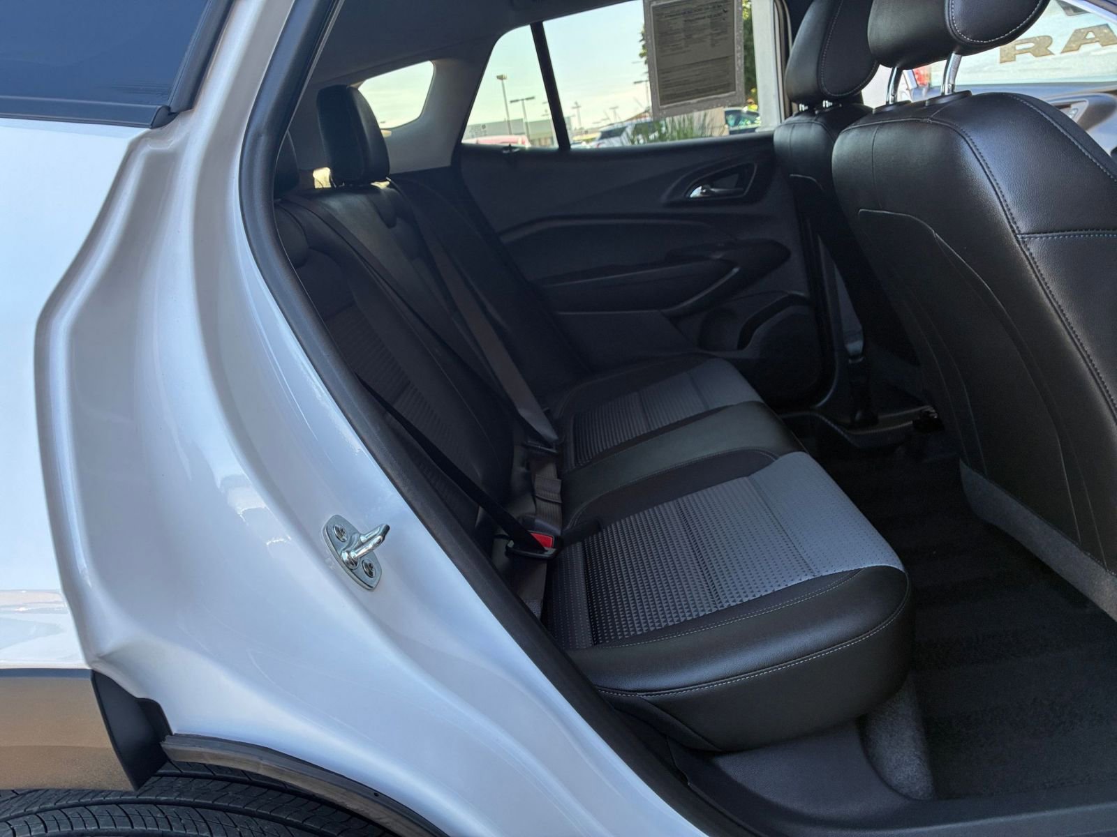 Used 2025 Chevrolet Trax LT image 40